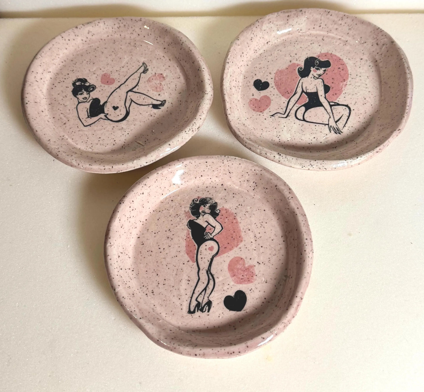 Handbuilt Retro Pin-Up Trinket Dish | Speckled Stoneware Jewelry Dish | Rockabilly Vanity Decor | 4" Handmade Ceramic Catch-All
